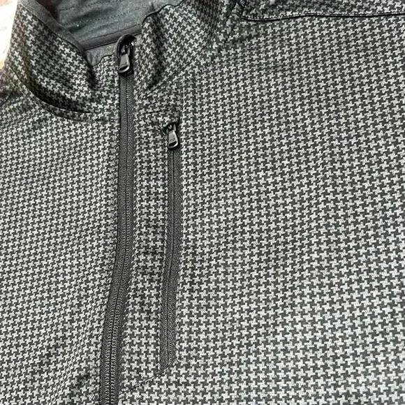 NWOT Vineyard Vines Performance 1/4 zip pullover men’s size medium - Picture 3 of 6